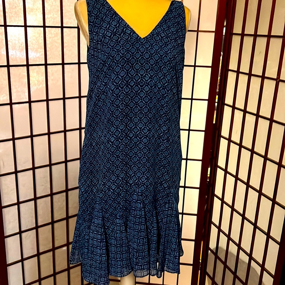 LAUREN Ralph Lauren size 4 Dress. Lined in VG condition, blue print
